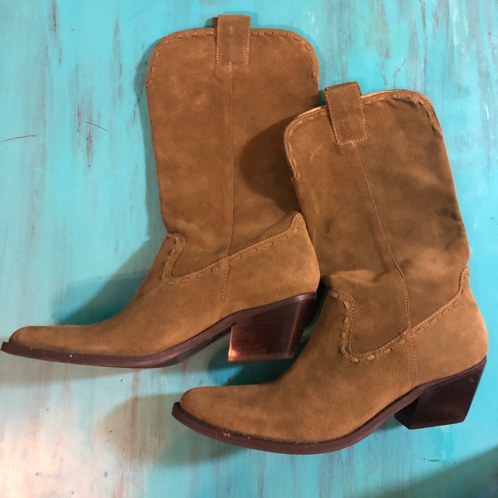 Suede boots